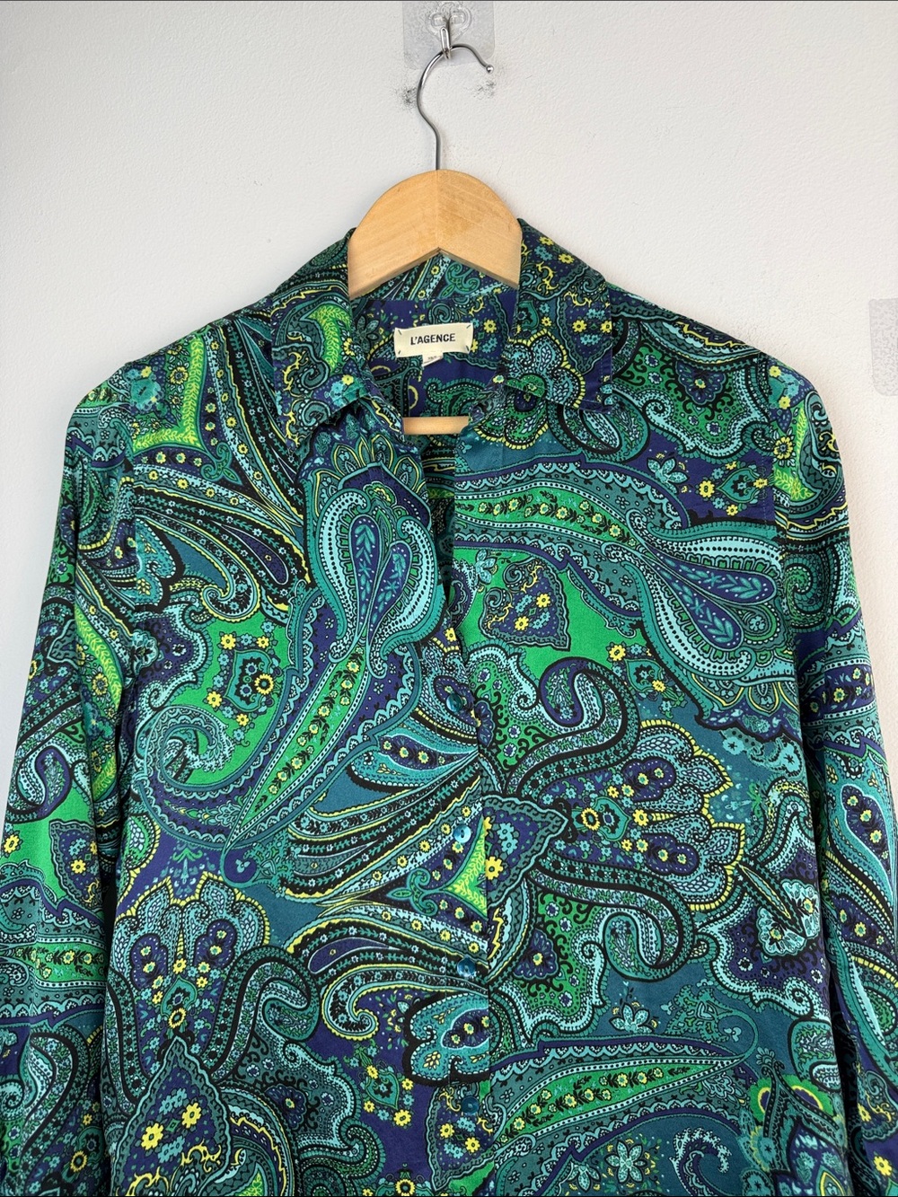 L’Agence Tyler Silk Blouse Deep Lagoon Paisley Bandana Button Up Long Sleeve XST - Picture 3 of 16